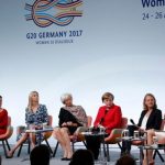 伊万卡为老爸特朗普说好话 观众不满